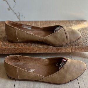 Toms Shoes Womens 7.5 Brown Slip On Neutral Comfy Loafers